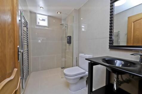 Annexe shower room