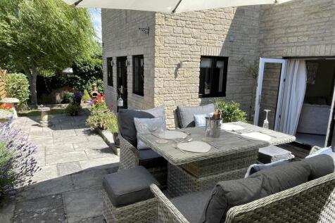 Rear Elevation and terrace.JPG