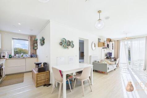 Open Plan Living Room/ Kitchen/ Dining Area