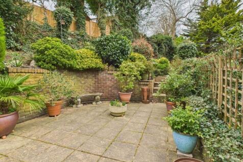 Rear landscaped garden