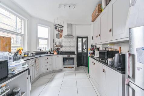 1 bed, 1 bath Flat in London - Photo 1