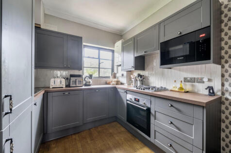 1360923-2-68de4ae...