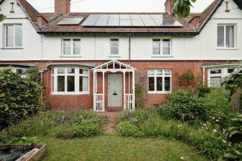 **VIDEO TOUR AVAILABLE** FRONT AND REAR GARDENS. PARKING SPACE. Spacious four bedroom unfurnished house in a quiet location just off Stoke Hill. Suitable for a family.