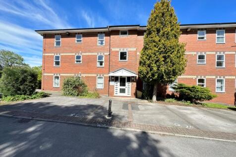 2 bed flat/apartment for rent in Northgate Lodge, Pontefract, West Yorkshire, WF8