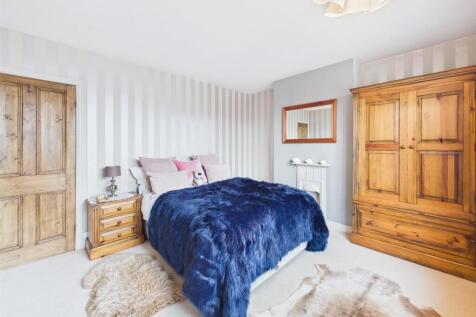 Bedroom: