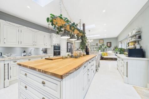 Kitchen / day room