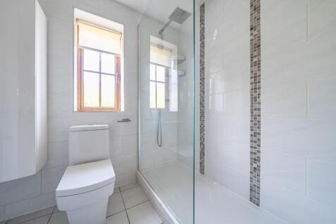 Shower Room corner.jpg