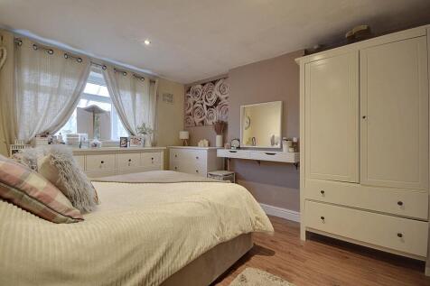 Malham Road EweMove Brighouse Olly (20)