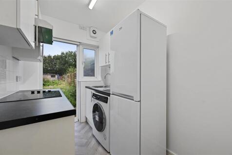RR - 41 Woodcroft Crescent - Kitchen3 (1).JPG