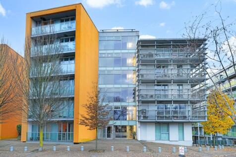 A nicely presented studio apartment situated on the fourth floor of the highly sought-after Blake Apartments within the popular New River Village development.