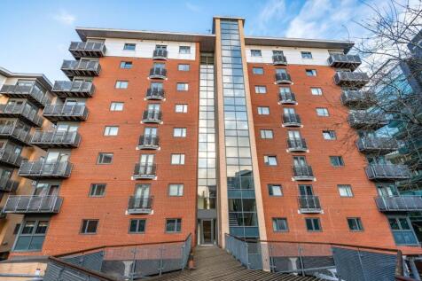Vision Properties are delighted to offer this spacious one bedroom apartment in the popular Velocity North development.