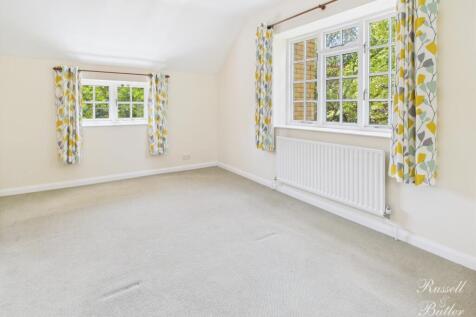 CAM02127G0-PR0328-STILL007