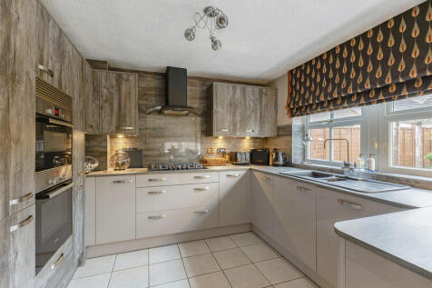 102683_8-Adwalton...