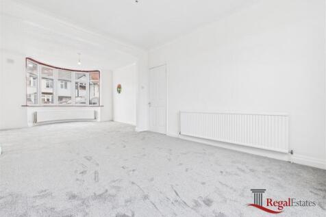 3 Bedroom Semi-Detached in HA3 9NZ
