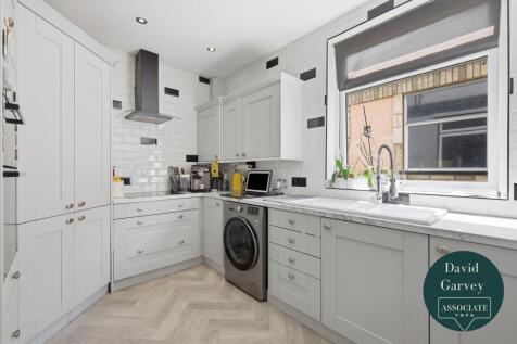 Modern Fitted Kitchen