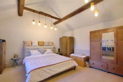 Fairfield Bed 1.jpg
