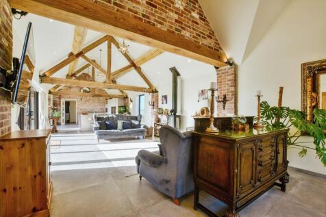 Open plan dining/living space