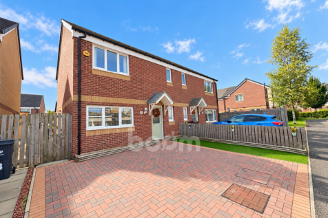 Barmore Crescent Bishopton three bedroom semi deta