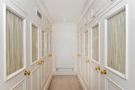 Walk in Wardrobe