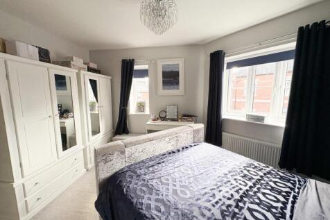 Pincipal bedroom.jpg