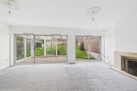 4 bed, 1 bath Semi-Detached in Birmingham - Photo 4