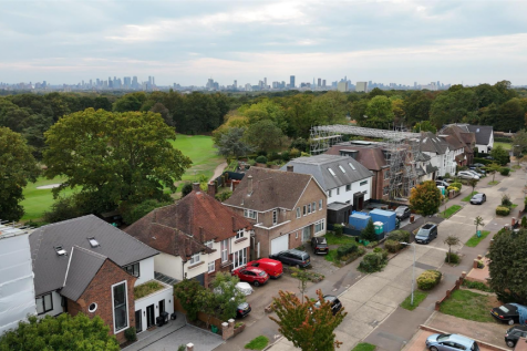 The Warren Drive, E11