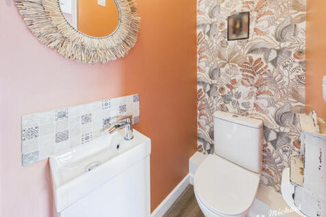 CAM03852G0-PR0394-STILL015