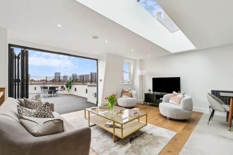 A truly stunning penthouse apartment over the top two floors of a popular mansion block backing onto communal gardens with a large private roof terrace.