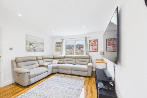 CAM01354G0-PR0686-STILL006