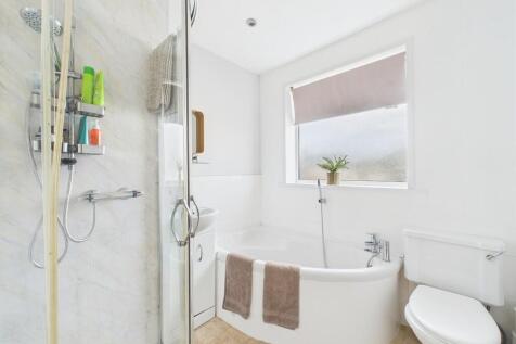 CAM02089G0-PR0546...