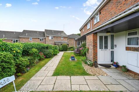 12 CHICHESTER COURT (2).jpg