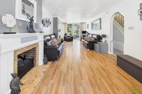 Presented by Clinton at EweMove Bexleyheath and Da