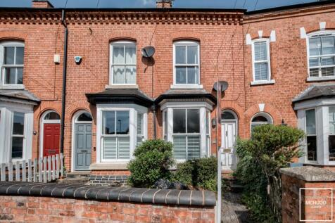 A well-proportioned three-bedroom terrace home on Clarence Road, close to Harborne high street, arranged across three floors and ideally positioned within the heart of Harborne. Benefiting from two re