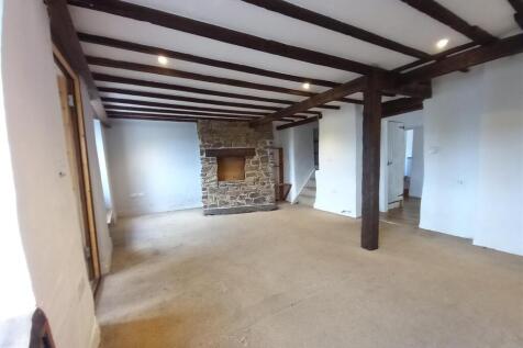 8 Pitt Hill L Room.jpg