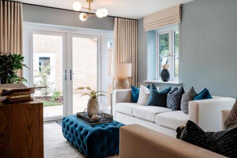 Farehurst Park, 4 bed show home, living