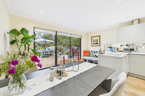 CAM01984G0-PR0529-STILL004