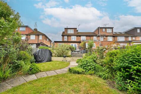 4 Glemsford Drive-32.jpg