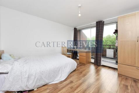 Carter Reeves are proud to present this 4 bedroom flat located in a prime residential block with a decent size kitchen for communal space and gathering. Located mins walk to St Pancras and Euston. Thi