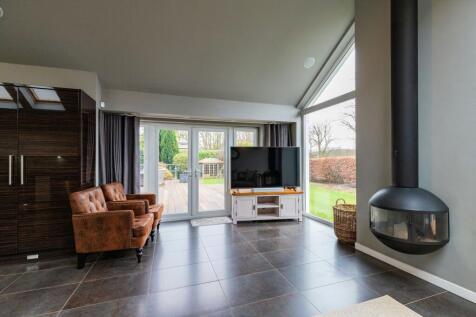 4 bed, 3 bath Detached in Glasgow - Photo 37