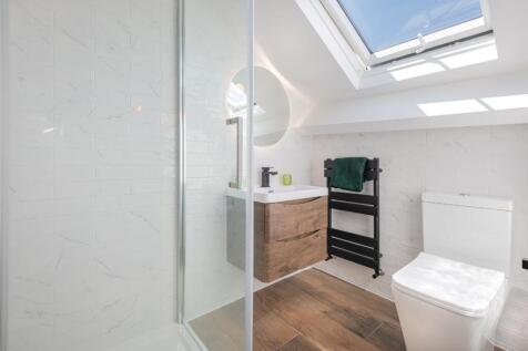 Top floor shower room