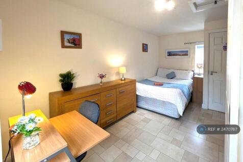 Ensuite Bedroom In Cottage