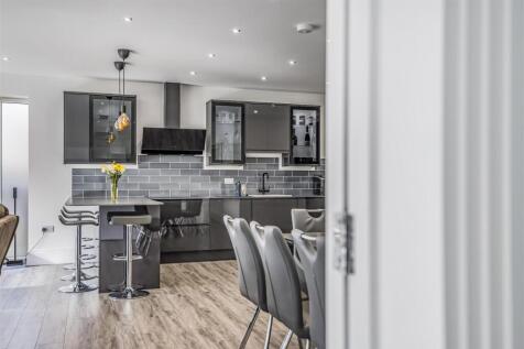 31 Lovedean Lane, Waterlooville-PorticoMarketing-S