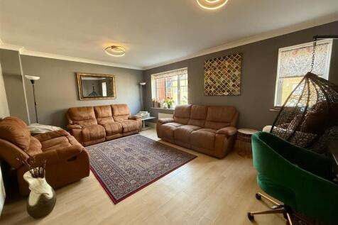 Sitting/Dining Room