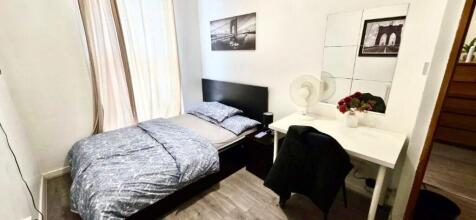 AVAILABLE SEPTEMBER 16TH VIDEO AND ONLINE VIEWINGS AVAILABLE A well-presented two double bedroom flat situated on the first floor of an impressive period property, just a few minutes' walk from UCL. A