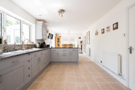 How Caple Avenue-...