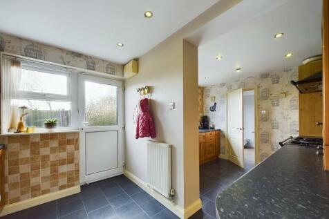 Kitchen/Utility Room