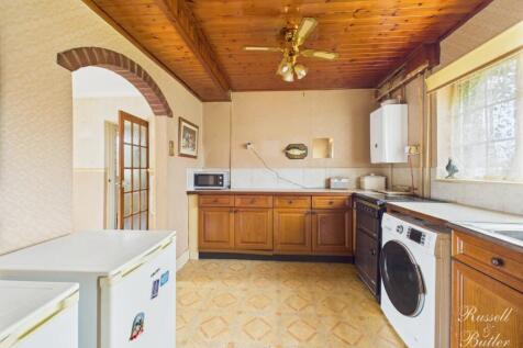 CAM02127G0-PR0326-STILL008