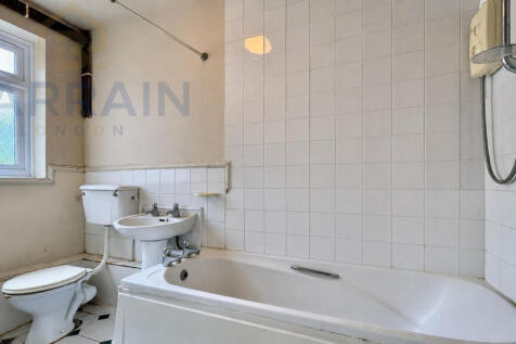Property for sale in Cross harbour - Barrain Londo