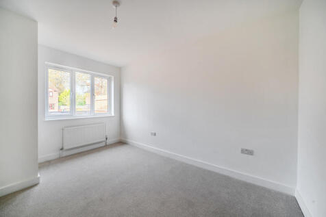 1383992-3-6925b49...