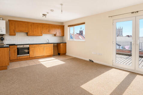 Open plan kitchen:sitting room